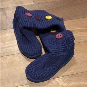 GIRLS gently worn purple sweater uggs